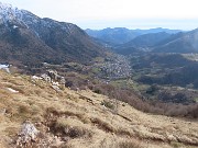 50 In ripida discesa con attenzione